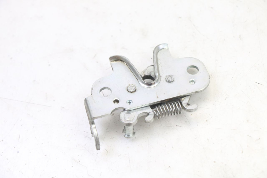 photo de SEAT LOCK PEUGEOT KISBEE 4T 50 (2018 - 2022) - Alternative perspective