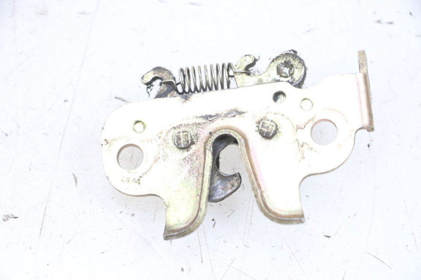 photo de SEAT LOCK PEUGEOT KISBEE 4T 50 (2010 - 2017) - Alternative perspective