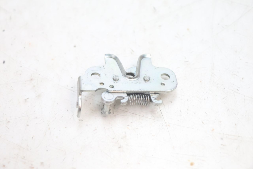 photo de SEAT LOCK PEUGEOT KISBEE 4T 50 (2018 - 2022) - Alternative perspective