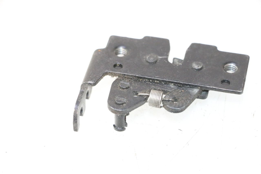 photo de SEAT LOCK PIAGGIO LIBERTY IGET 4T 50 (2015 - 2020) - Alternative perspective