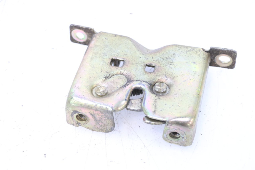 photo de SEAT LOCK SET KEEWAY MATRIX RX9 125 (2006 - 2007) - Zoom on usage condition