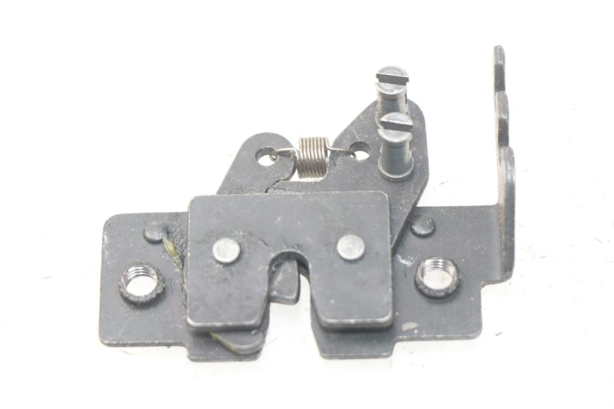 photo de SEAT LOCK SET PIAGGIO MP3 HPE 500 (2019 - 2022) - Zoom on usage condition