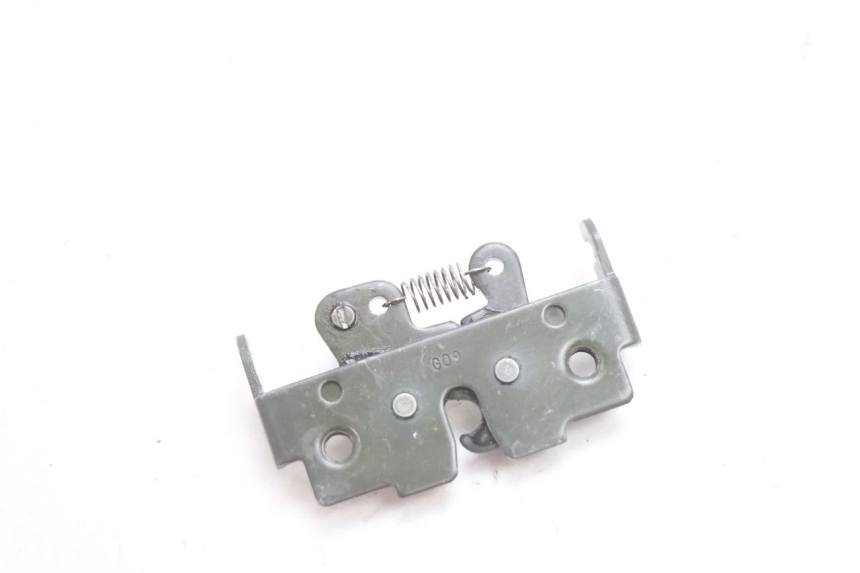photo de SEAT LOCK PIAGGIO MP3 LT 300 (2010 - 2016) - Zoom on usage condition