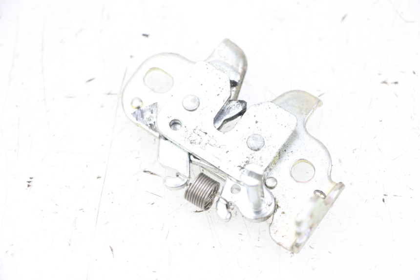 photo de SEAT LOCK SET YAMAHA NEO'S CORE 1 (2022 - 2026) - Alternative perspective