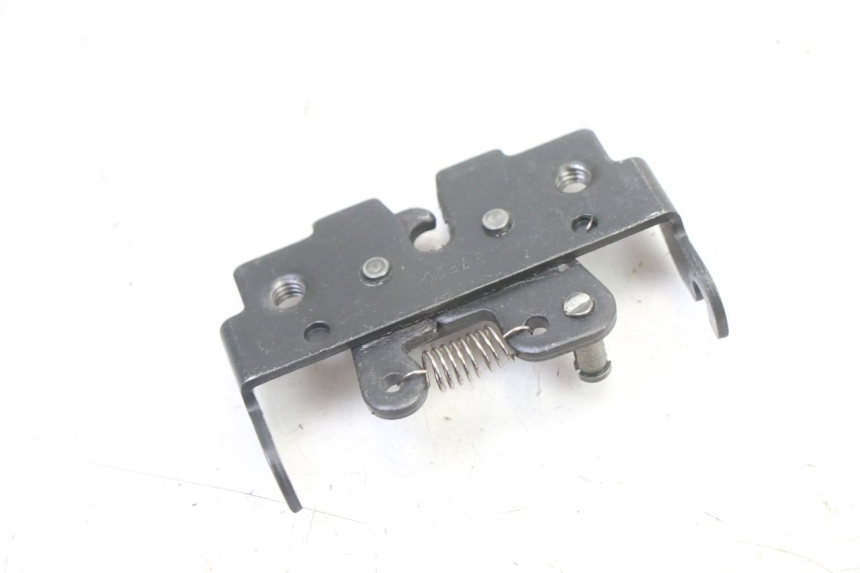 photo de SEAT LOCK SET PIAGGIO NRG POWER PUREJET 50 (2018 - 2021) - Alternative perspective