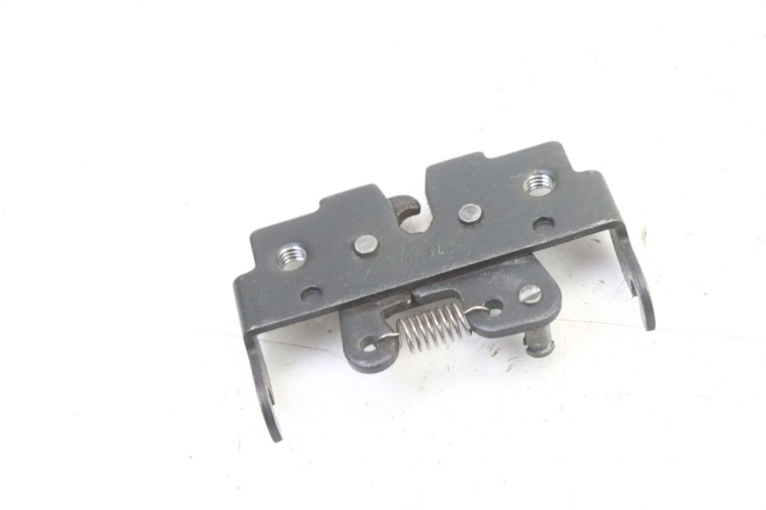 photo de SEAT LOCK SET PIAGGIO NRG POWER PUREJET 50 (2018 - 2021) - Alternative perspective