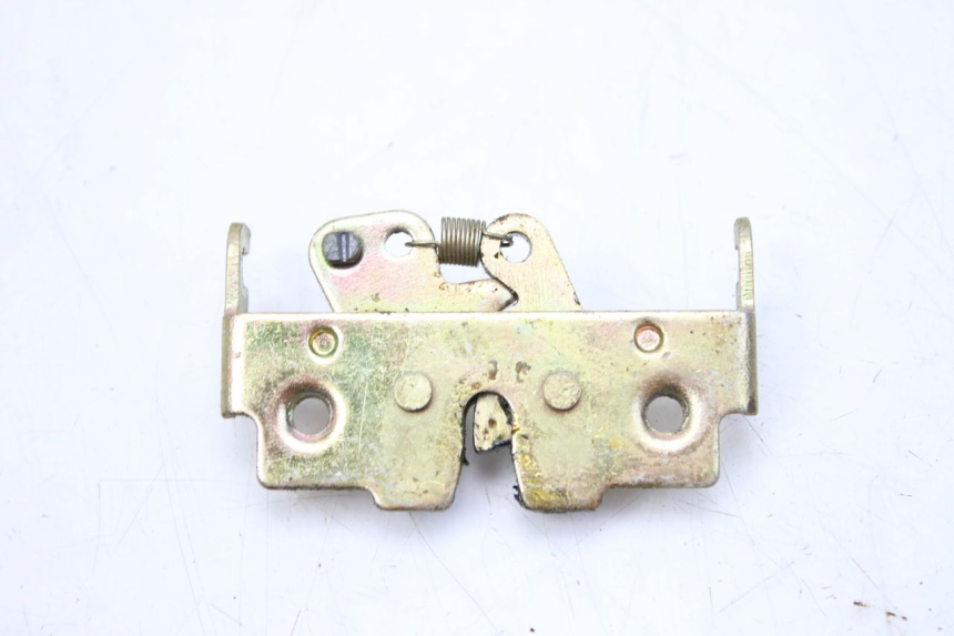 photo de SEAT LOCK KEEWAY OUTLOOK 125 (2007 - 2013) - Zoom on usage condition