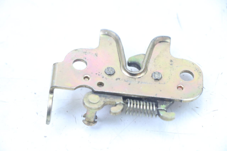 photo de SEAT LOCK PEUGEOT KISBEE 4T 50 (2018 - 2022) - Alternative perspective