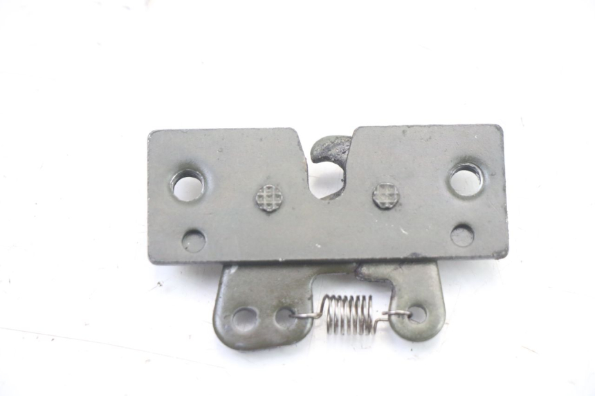 photo de SEAT LOCK SET PEUGEOT TREKKER TKR 50 (2005 - 2014) - Alternative perspective