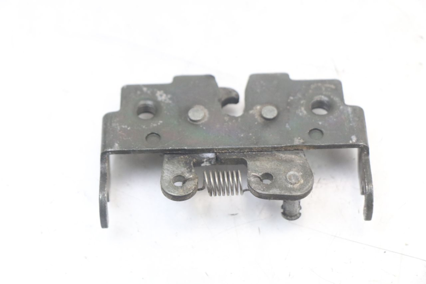 photo de SEAT LOCK SET PIAGGIO BEVERLY 125 (1998 - 2005) - Alternative perspective