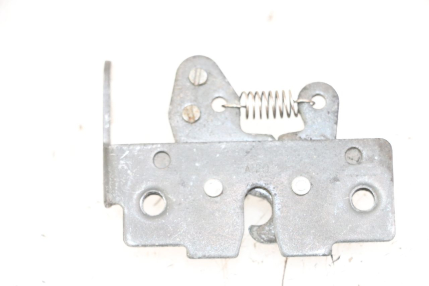 photo de SEAT LOCK PIAGGIO MP3 LT 400 (2007 - 2012) - Zoom on usage condition