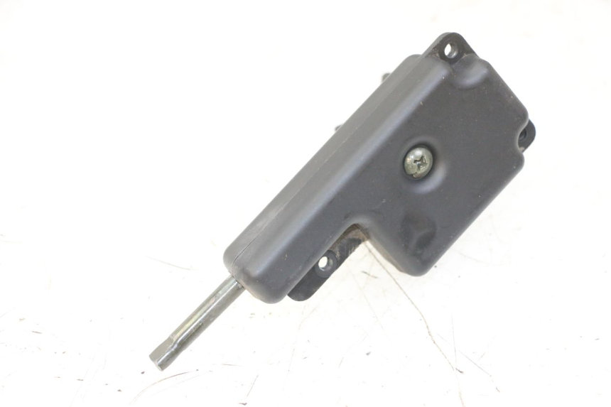 photo de SEAT LOCK PIAGGIO ZIP 4T 50 (2018 - 2020) - Zoom on usage condition