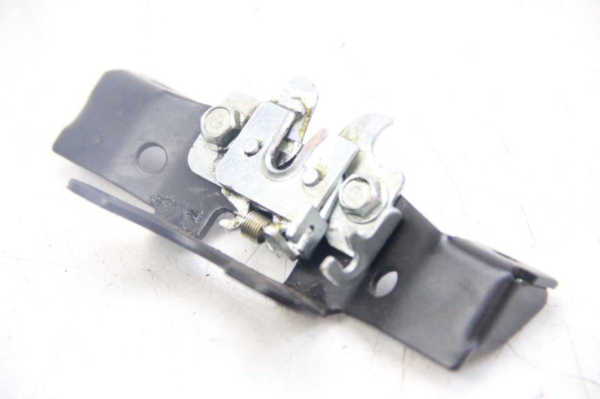 photo de SEAT LOCK JM MOTORS SANTANA 50 (2014 - 2023) - Technical close-up