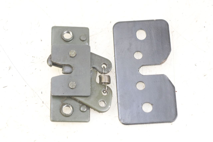 photo de SEAT LOCK PEUGEOT SATELIS 125 (2010 - 2012) - Zoom on usage condition