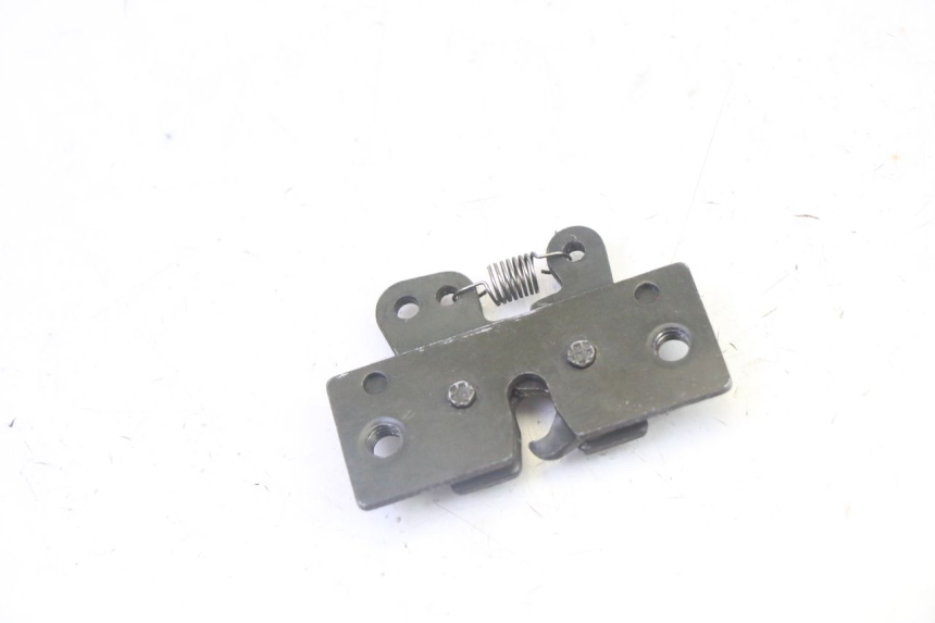 photo de SEAT LOCK SET PEUGEOT SATELIS 125 (2013 - 2018) - Alternative perspective