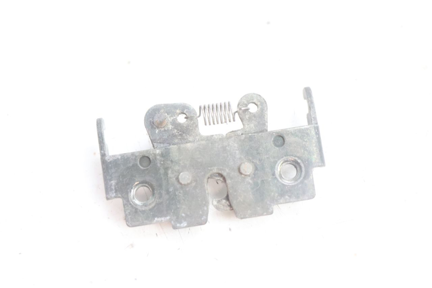 photo de SEAT LOCK SET APRILIA SCARABEO GT 125 (1999 - 2007) - Zoom on usage condition