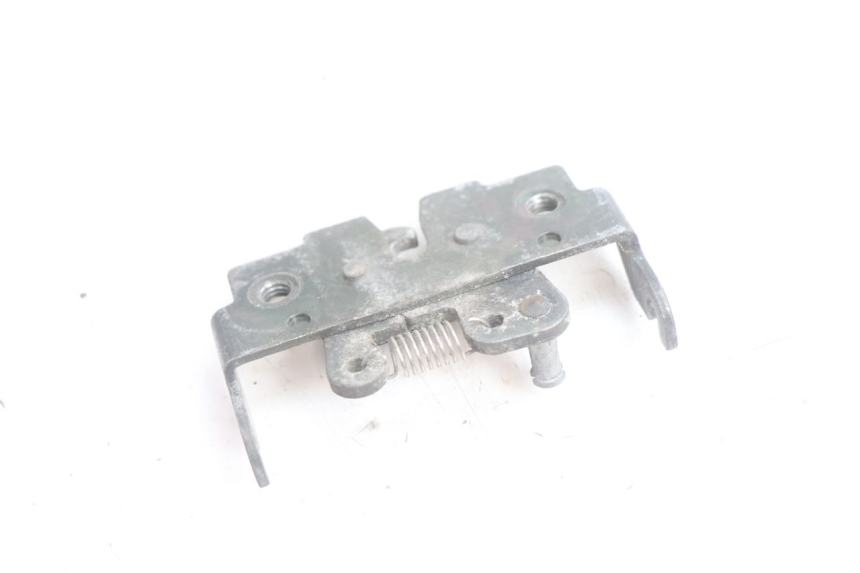 photo de SEAT LOCK SET APRILIA SCARABEO GT 125 (1999 - 2007) - Alternative perspective