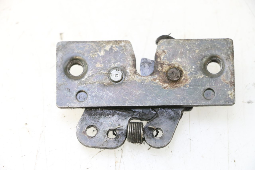 photo de SEAT LOCK SET PEUGEOT SPEEDFIGHT 2 AC 50 (2000 - 2009) - Zoom on usage condition