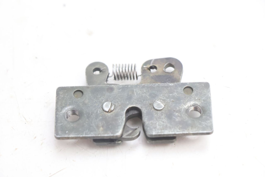 photo de SEAT LOCK PEUGEOT SPEEDFIGHT LC 50 (1996 - 2002) - Zoom on usage condition