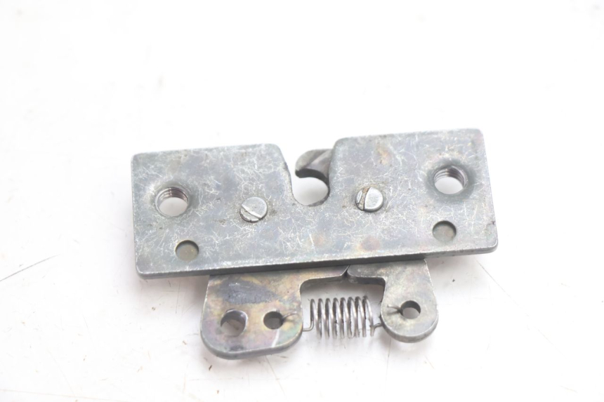 photo de SEAT LOCK PEUGEOT SPEEDFIGHT LC 50 (1996 - 2002) - Alternative perspective