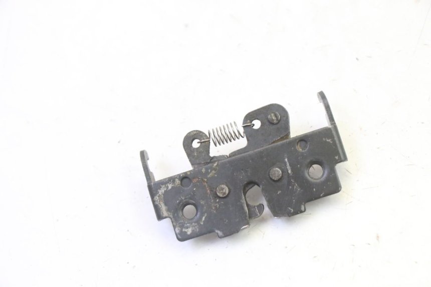 photo de SEAT LOCK SET APRILIA SR R 2T LC 50 (2018 - 2021) - Zoom on usage condition