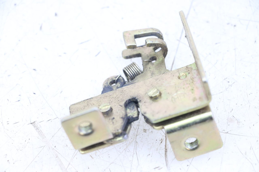 photo de Seat lock VASTRO STREET X 4T 50 (2016 - 2021) - Zoom on usage condition