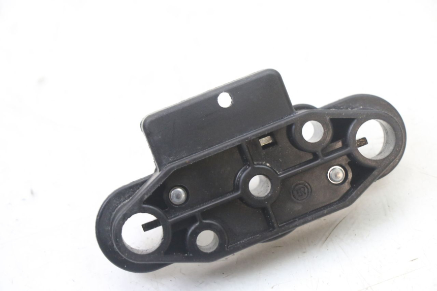 photo de SEAT LOCK SET SUZUKI GSX F GSXF 650 (2007 - 2015) - Alternative perspective