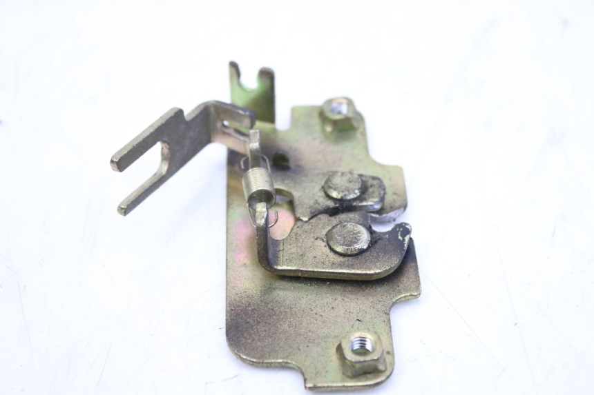 photo de SEAT LOCK PEUGEOT TWEET 125 (2010 - 2017) - Alternative perspective