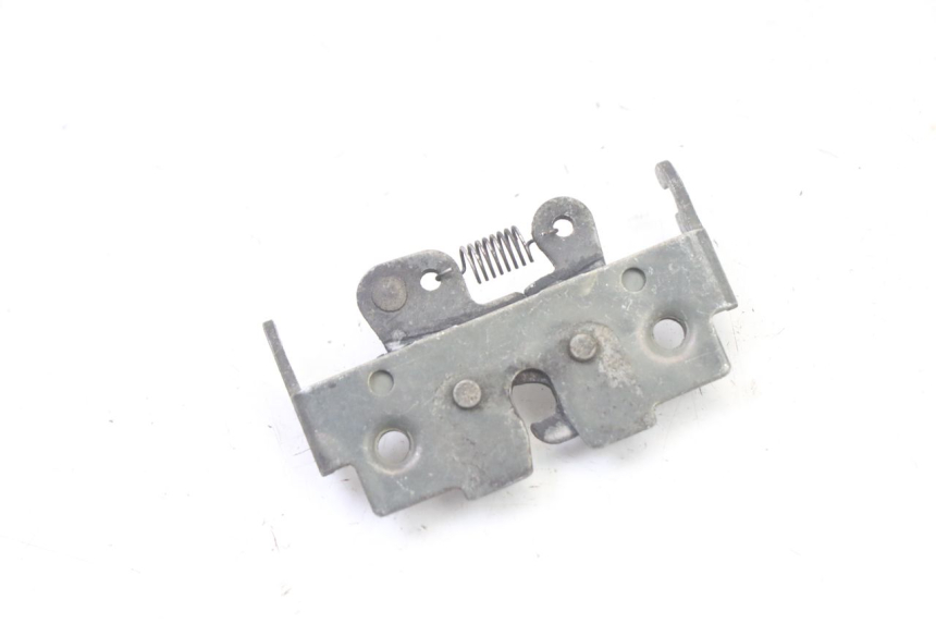 photo de SEAT LOCK SET SUZUKI UH BURGMAN 125 (2002 - 2006) - Zoom on usage condition