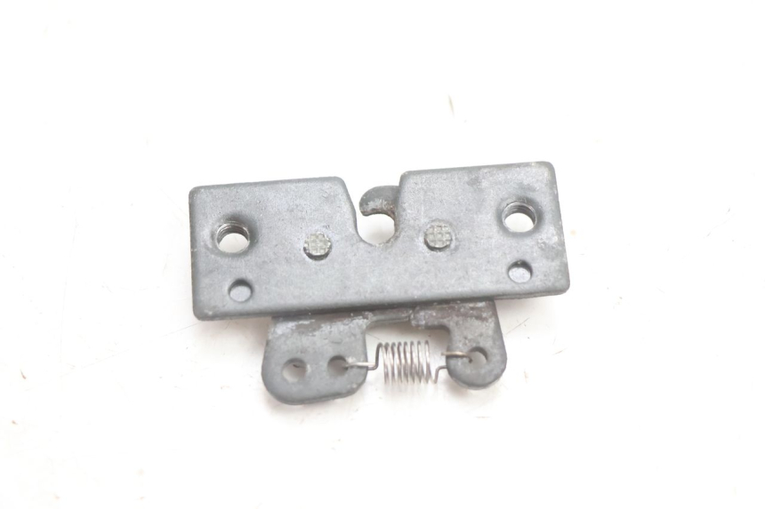 photo de SEAT LOCK SET PEUGEOT VIVACITY 50 (2004 - 2009) - Alternative perspective