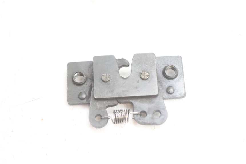 photo de SEAT LOCK SET PEUGEOT VIVACITY 100 (1999 - 2008) - Component detail
