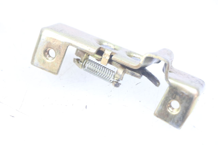 photo de SEAT LOCK DAELIM VJ ROADWIN FI 125 (2008 - 2017) - Zoom on usage condition