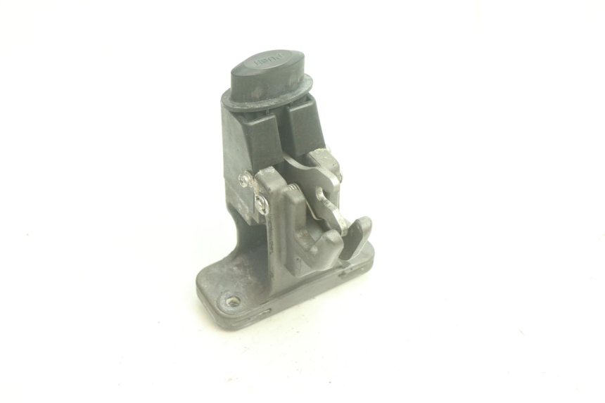 photo de SEAT LOCK SET YAMAHA WAVE RUNNER GP R 1200 (2000 - 2003) - Component detail