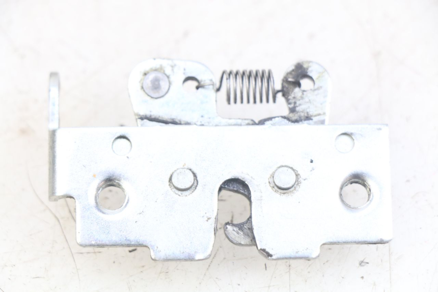 photo de SEAT LOCK YAMAHA XMAX X-MAX 125 (2006 - 2009) - Component detail