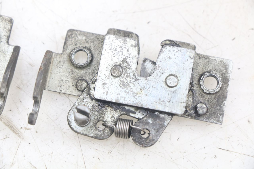 photo de SEAT LOCK YAMAHA X-MAX XMAX 250 (2006 - 2009) - Alternative perspective