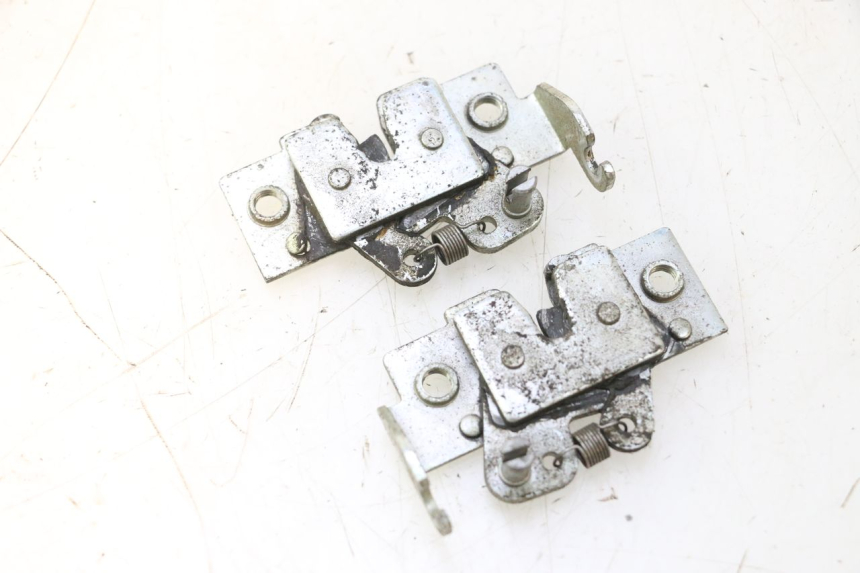 photo de SEAT LOCK YAMAHA XMAX X-MAX 125 (2006 - 2009) - Component detail
