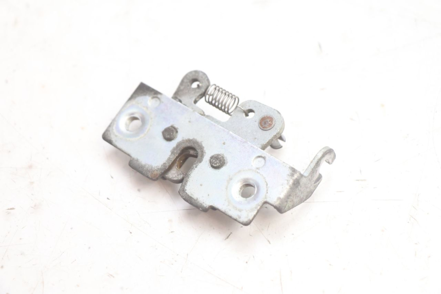 photo de SEAT LOCK YAMAHA XMAX X-MAX 125 (2006 - 2009) - Zoom on usage condition