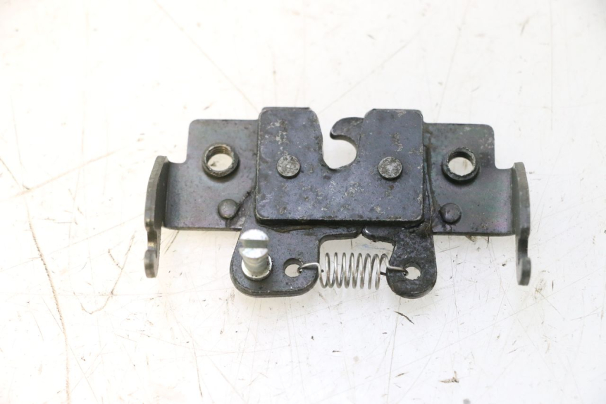 photo de SEAT LOCK YAMAHA X-MAX XMAX 125 (2010 - 2013) - Zoom on usage condition