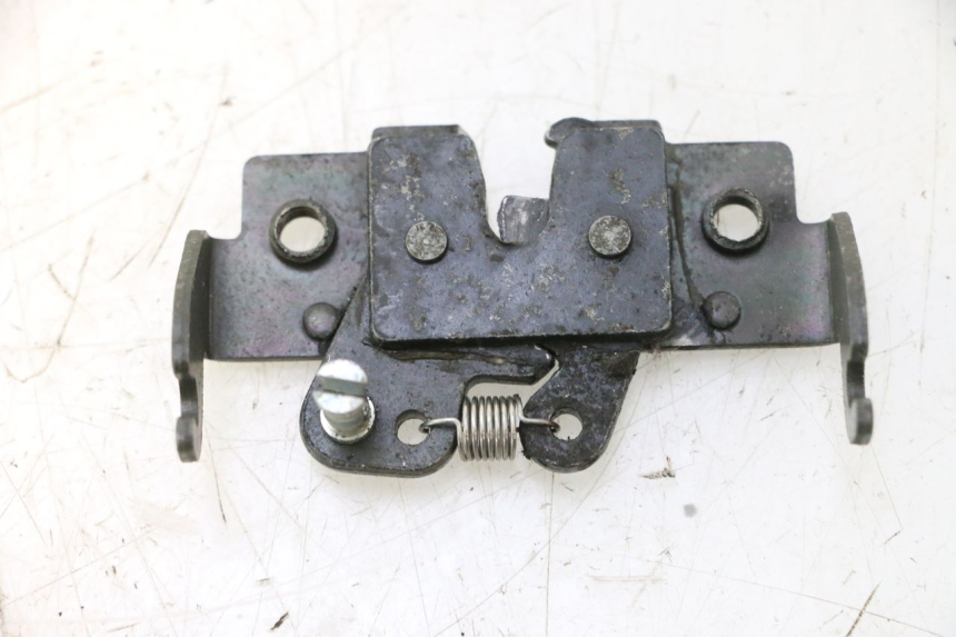 photo de SEAT LOCK YAMAHA X-MAX XMAX 125 (2010 - 2013) - Alternative perspective