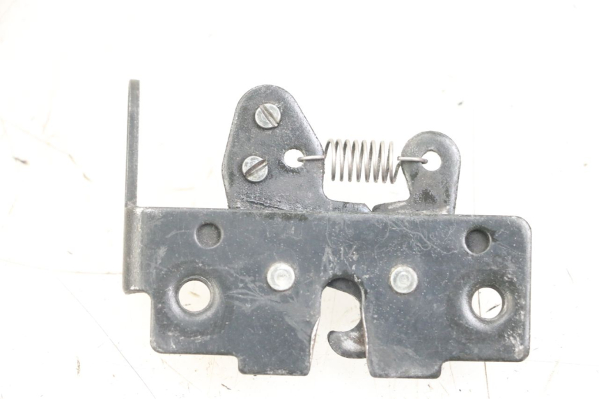 photo de SEAT LOCK PIAGGIO X10 125 (2012 - 2017) - Zoom on usage condition