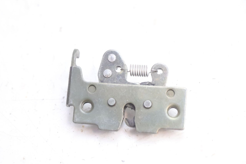 photo de SEAT LOCK SET PIAGGIO X8 STREET 125 (2006 - 2007) - Zoom on usage condition