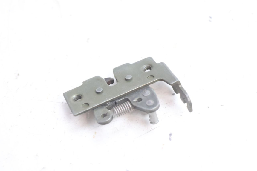 photo de SEAT LOCK SET PIAGGIO X8 STREET 125 (2006 - 2007) - Alternative perspective