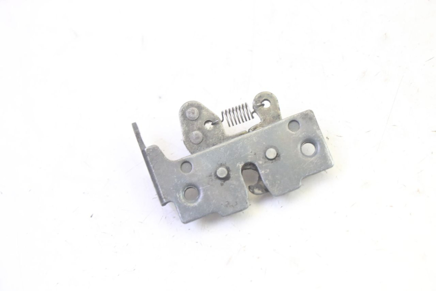 photo de SEAT LOCK PIAGGIO X8 125 (2004 - 2007) - Zoom on usage condition