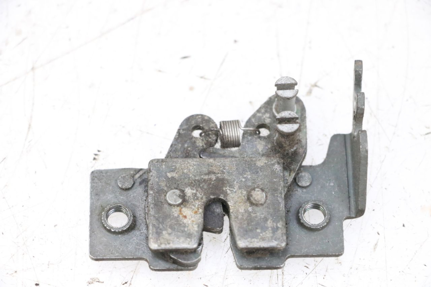 photo de SEAT LOCK PIAGGIO X8 125 (2004 - 2007) - Zoom on usage condition