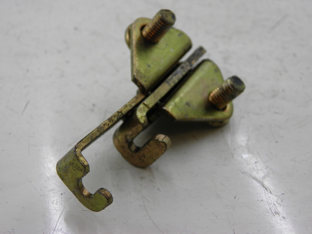 photo de SEAT LOCK SET YAMAHA FZS FAZER 1000 (2003 - 2005) - Alternative perspective