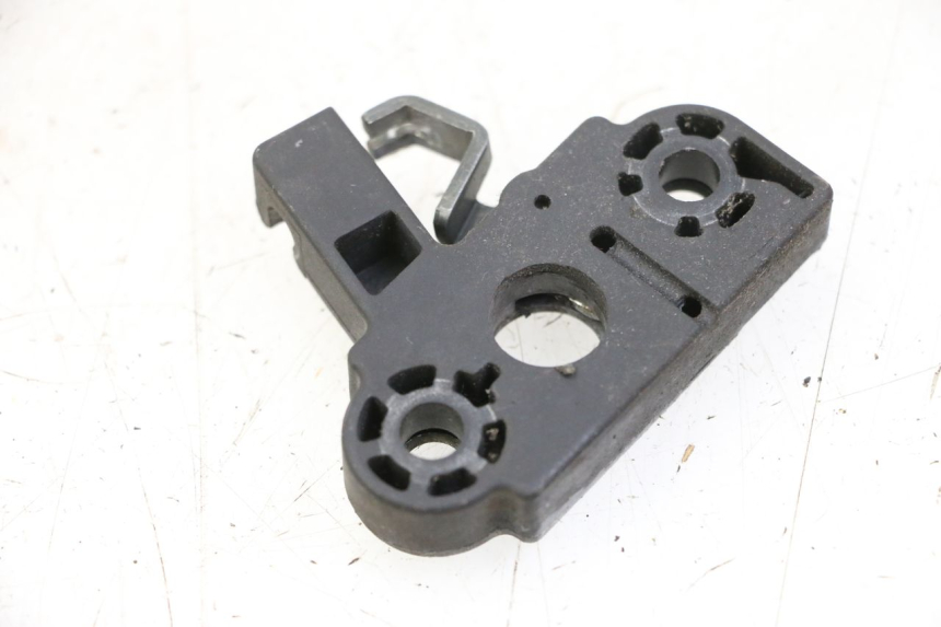 photo de SEAT LOCK SET YAMAHA YP MAJESTY 125 (2002 - 2006) - Alternative perspective