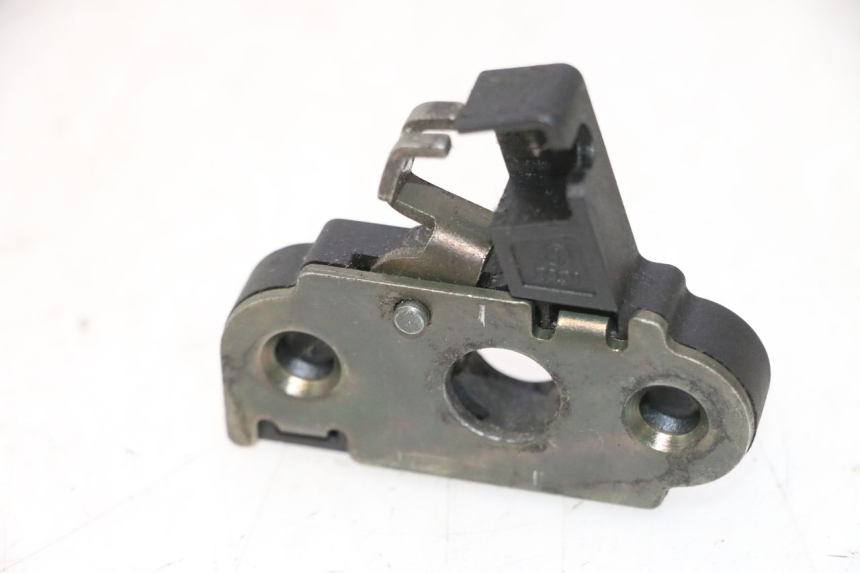 photo de SEAT LOCK YAMAHA YP MAJESTY 125 (1998 - 2001) - Component detail