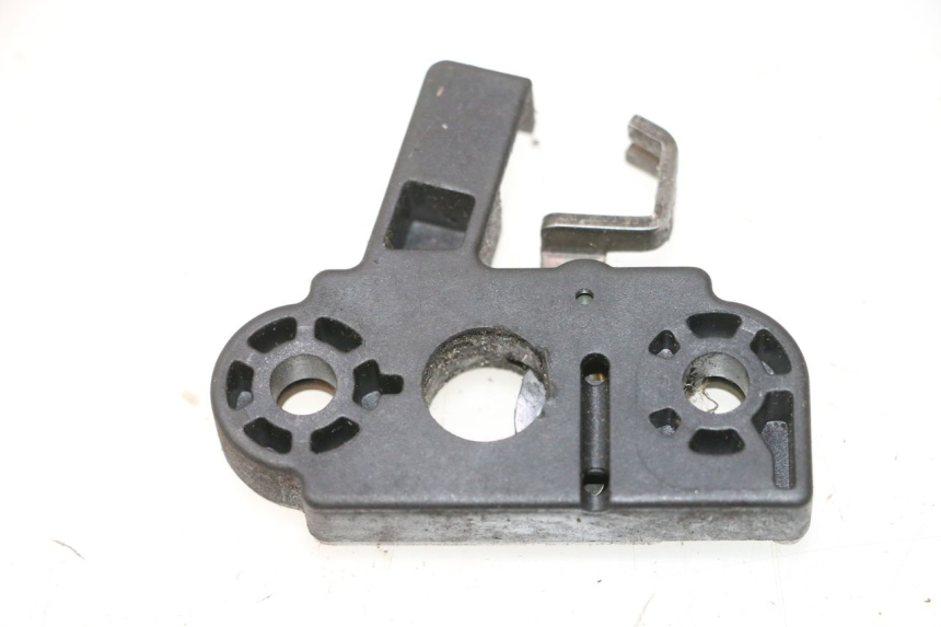 photo de SEAT LOCK YAMAHA YP MAJESTY 125 (1998 - 2001) - Zoom on usage condition