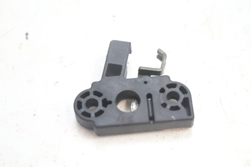 photo de SEAT LOCK SET YAMAHA YP MAJESTY 125 (2002 - 2006) - Zoom on usage condition