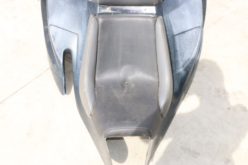 photo de SEAT AND REAR FAIRING BOOM TRIKE FUN 500 (2004 - 2010) - High-resolution close-up